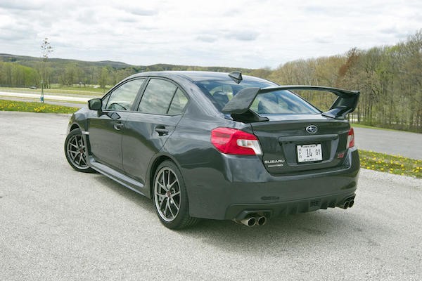 Subaru WRX STI “can chien” Mercedes CLA45 AMG-Hinh-4